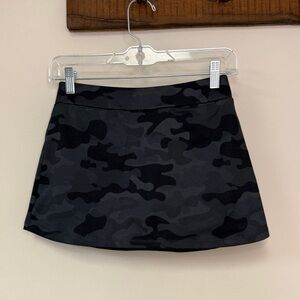 DSG: Girls Black & Gray Camo Skort, Tennis, Golf, Pickleball, Size M (10-12)